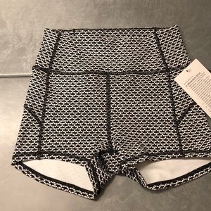 NEW WITH TAGS! Lululemon Shorts - Size 4